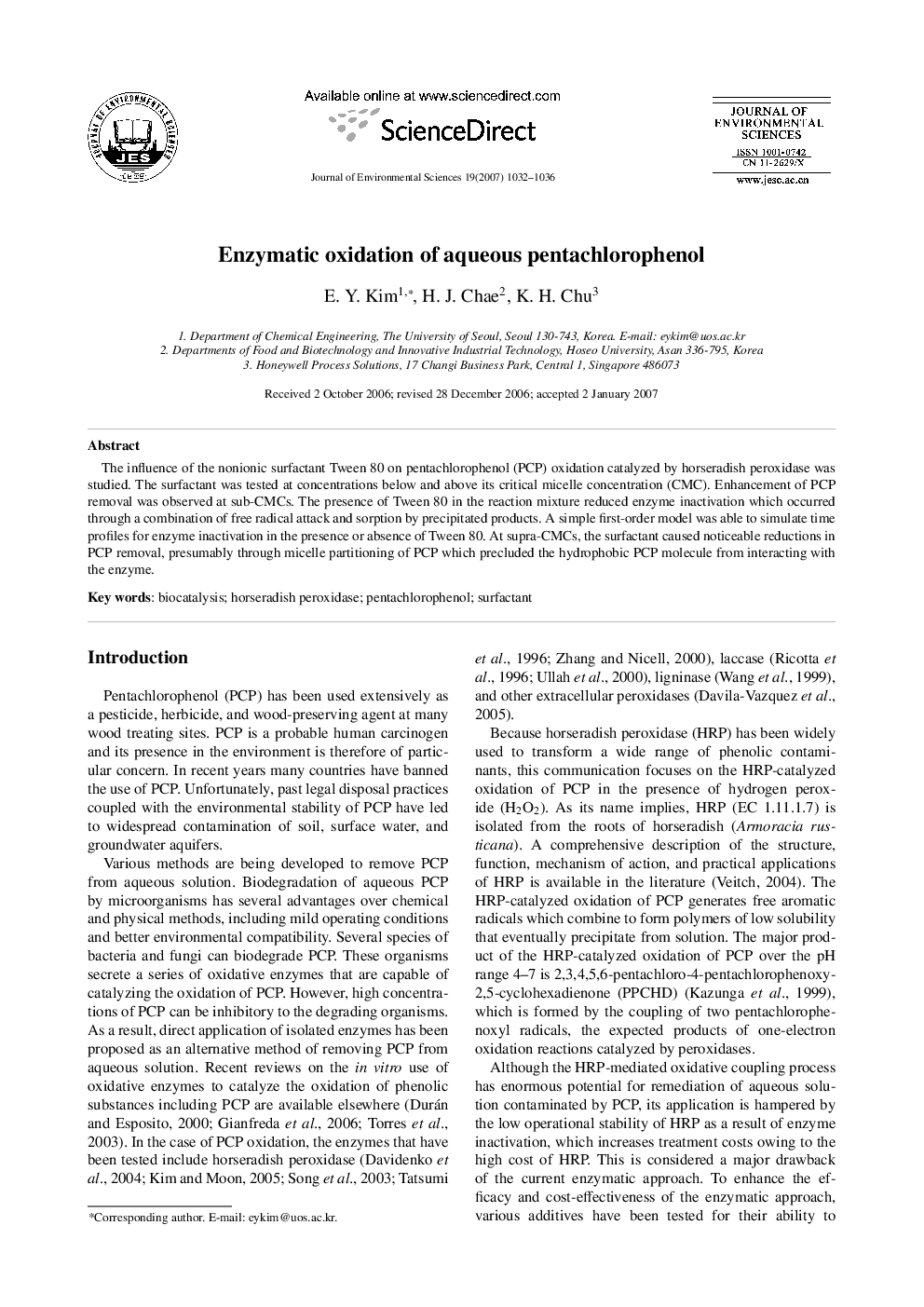 Enzymatic oxidation of aqueous pentachlorophenol