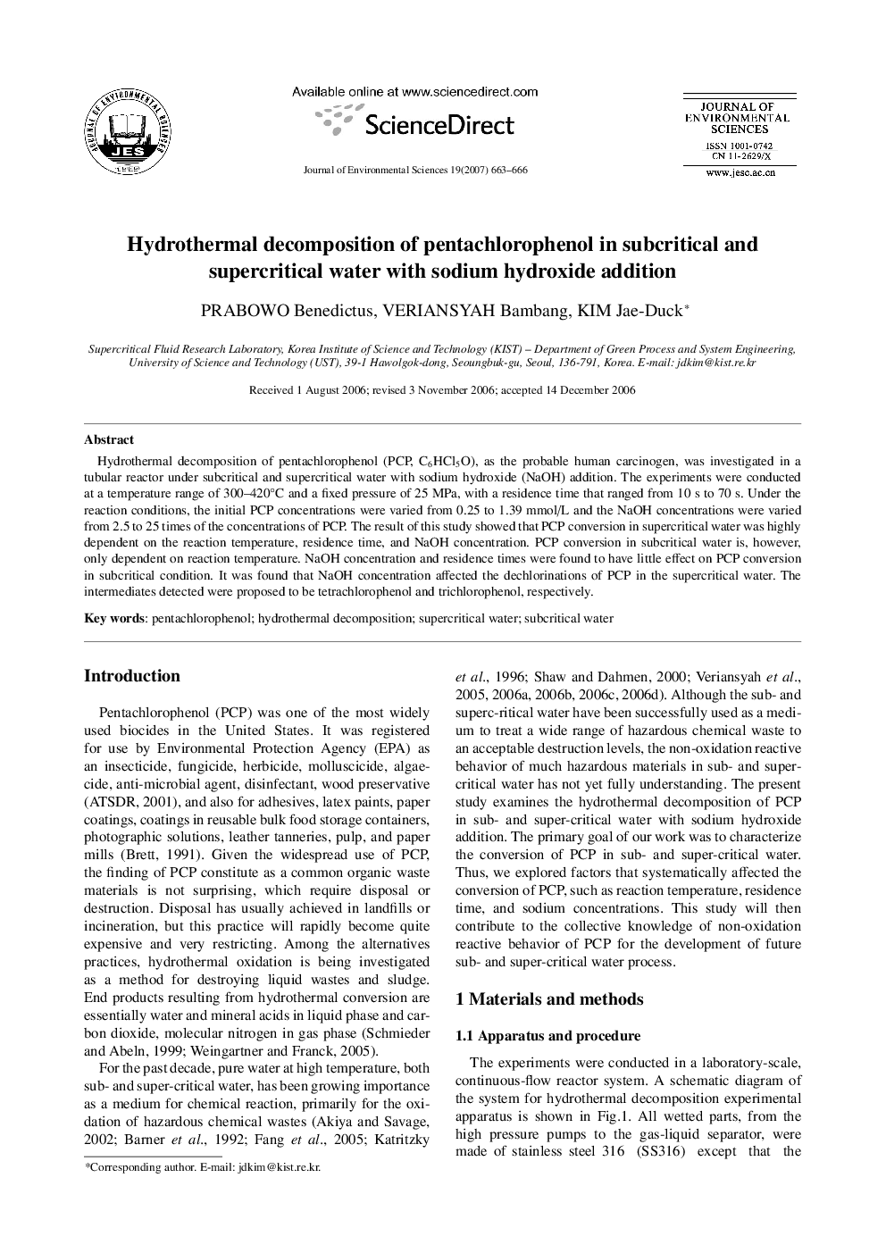 Hydrothermal decomposition of pentachlorophenol in subcritical and supercritical water with sodium hydroxide addition
