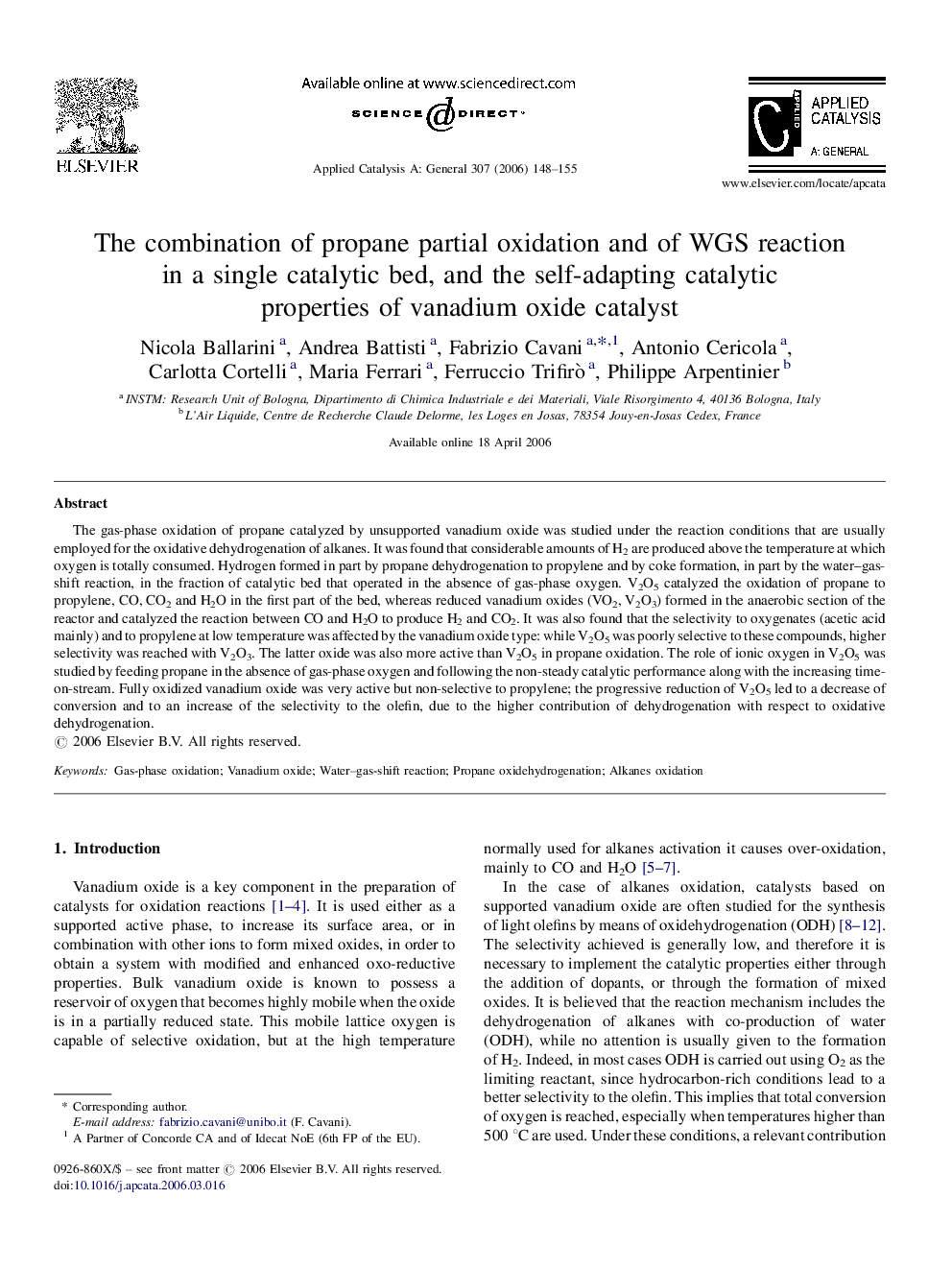 The combination of propane partial oxidation and of WGS reaction in a single catalytic bed, and the self-adapting catalytic properties of vanadium oxide catalyst