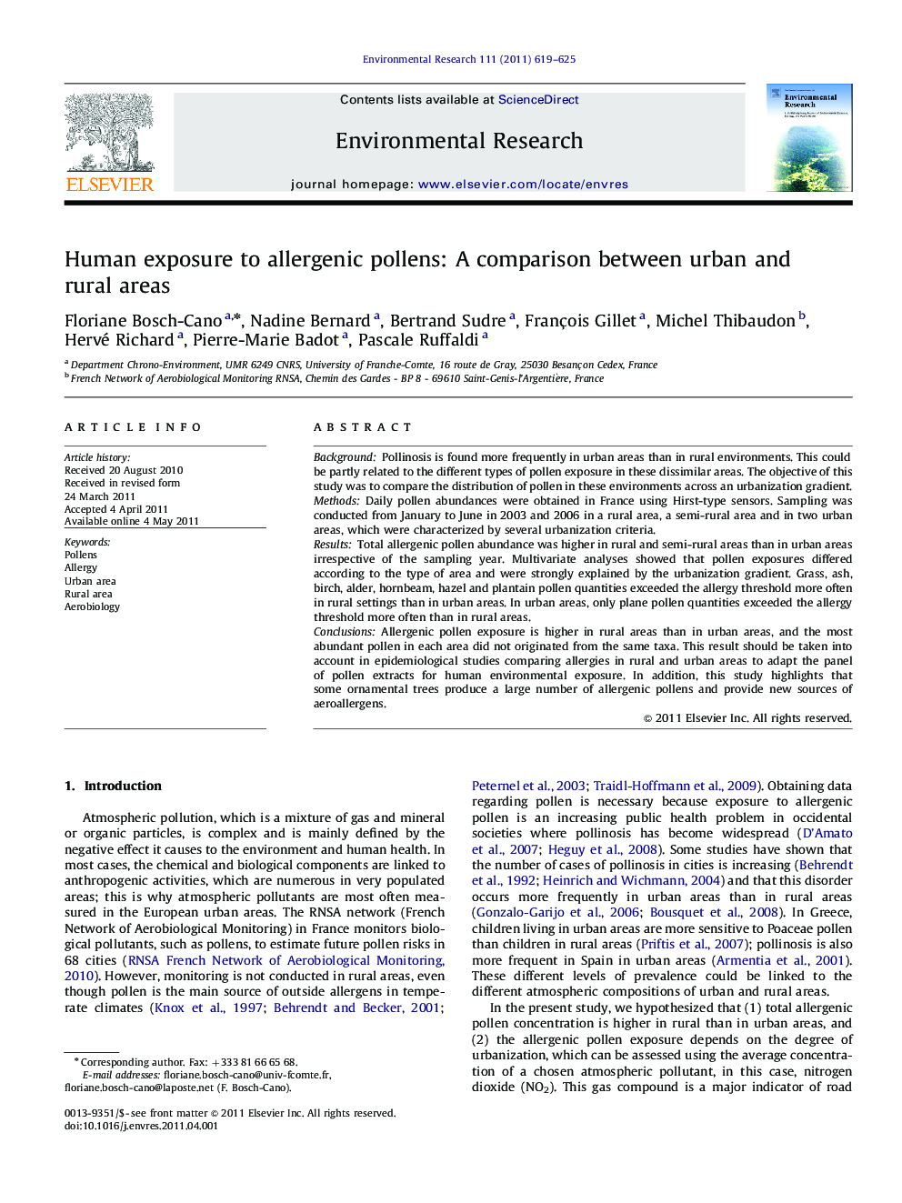 Human exposure to allergenic pollens: A comparison between urban and rural areas