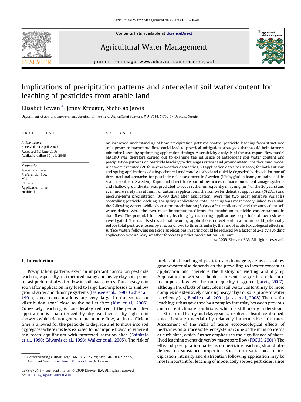 Implications of precipitation patterns and antecedent soil water content for leaching of pesticides from arable land