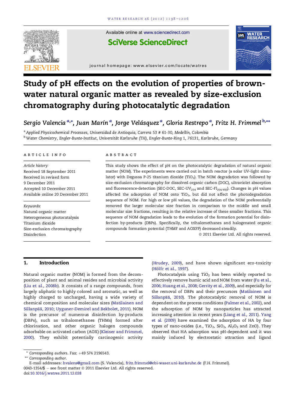 Study of pH effects on the evolution of properties of brown-water natural organic matter as revealed by size-exclusion chromatography during photocatalytic degradation