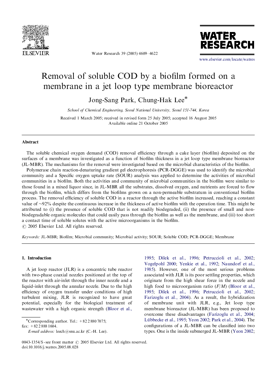 Removal of soluble COD by a biofilm formed on a membrane in a jet loop type membrane bioreactor