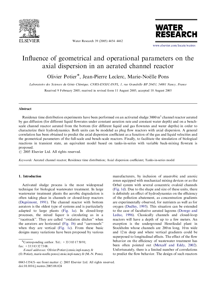 Influence of geometrical and operational parameters on the axial dispersion in an aerated channel reactor