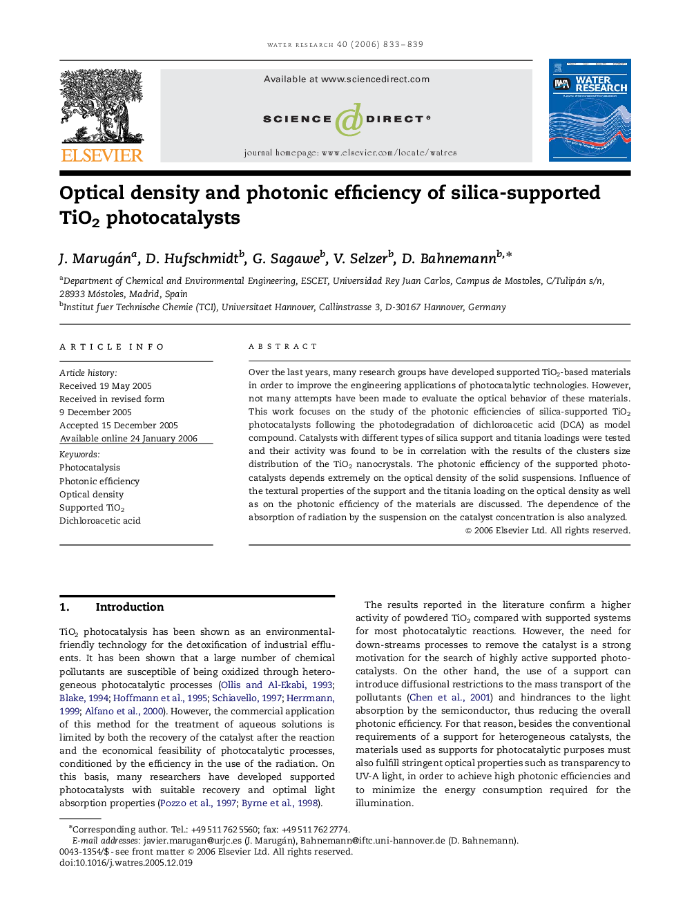 Optical density and photonic efficiency of silica-supported TiO2 photocatalysts