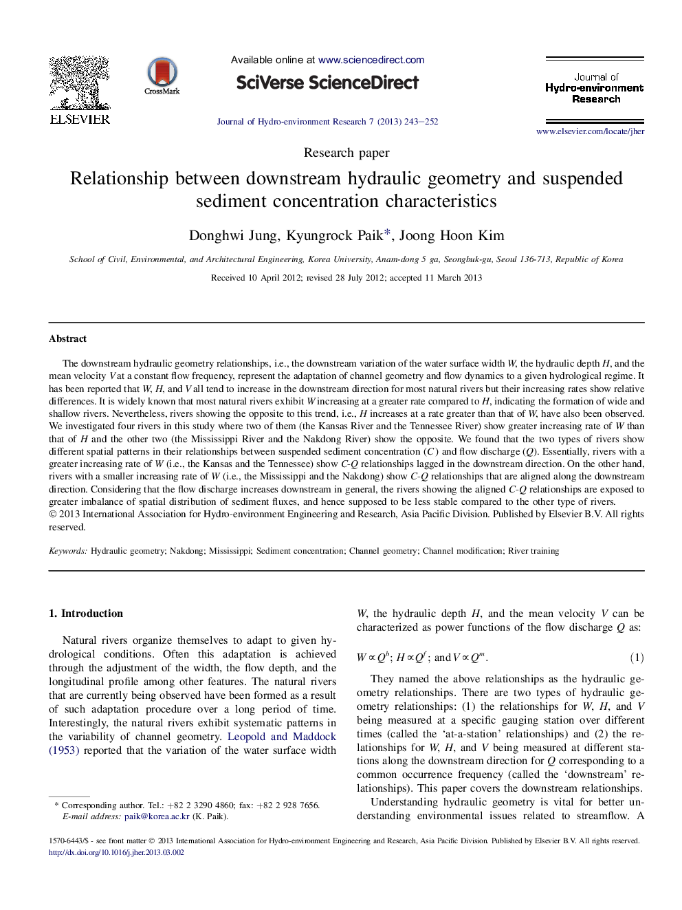 Relationship between downstream hydraulic geometry and suspended sediment concentration characteristics