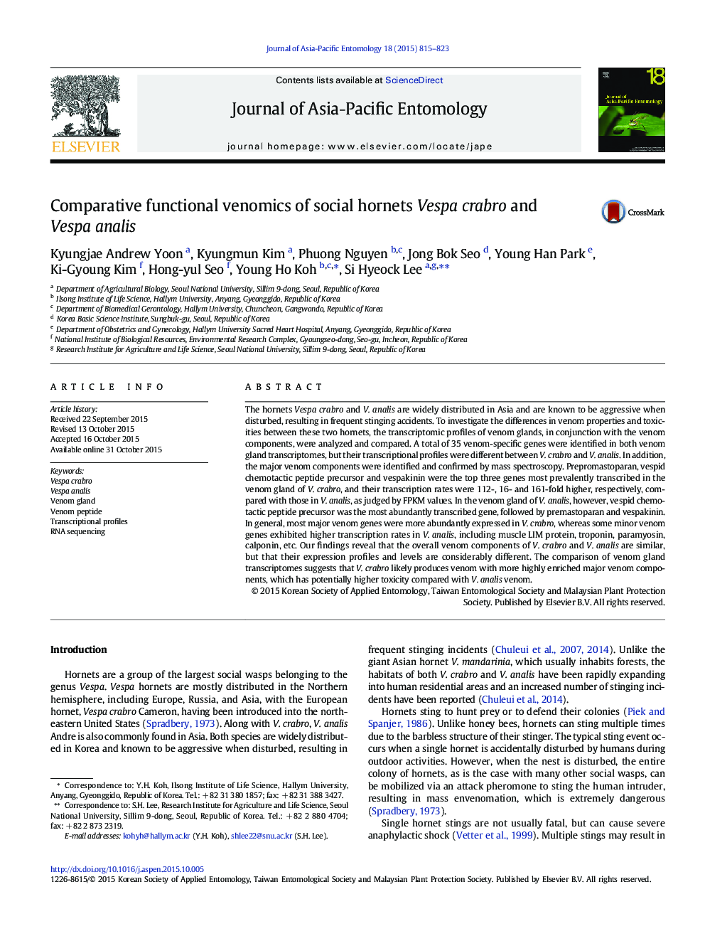 Comparative functional venomics of social hornets Vespa crabro and Vespa analis