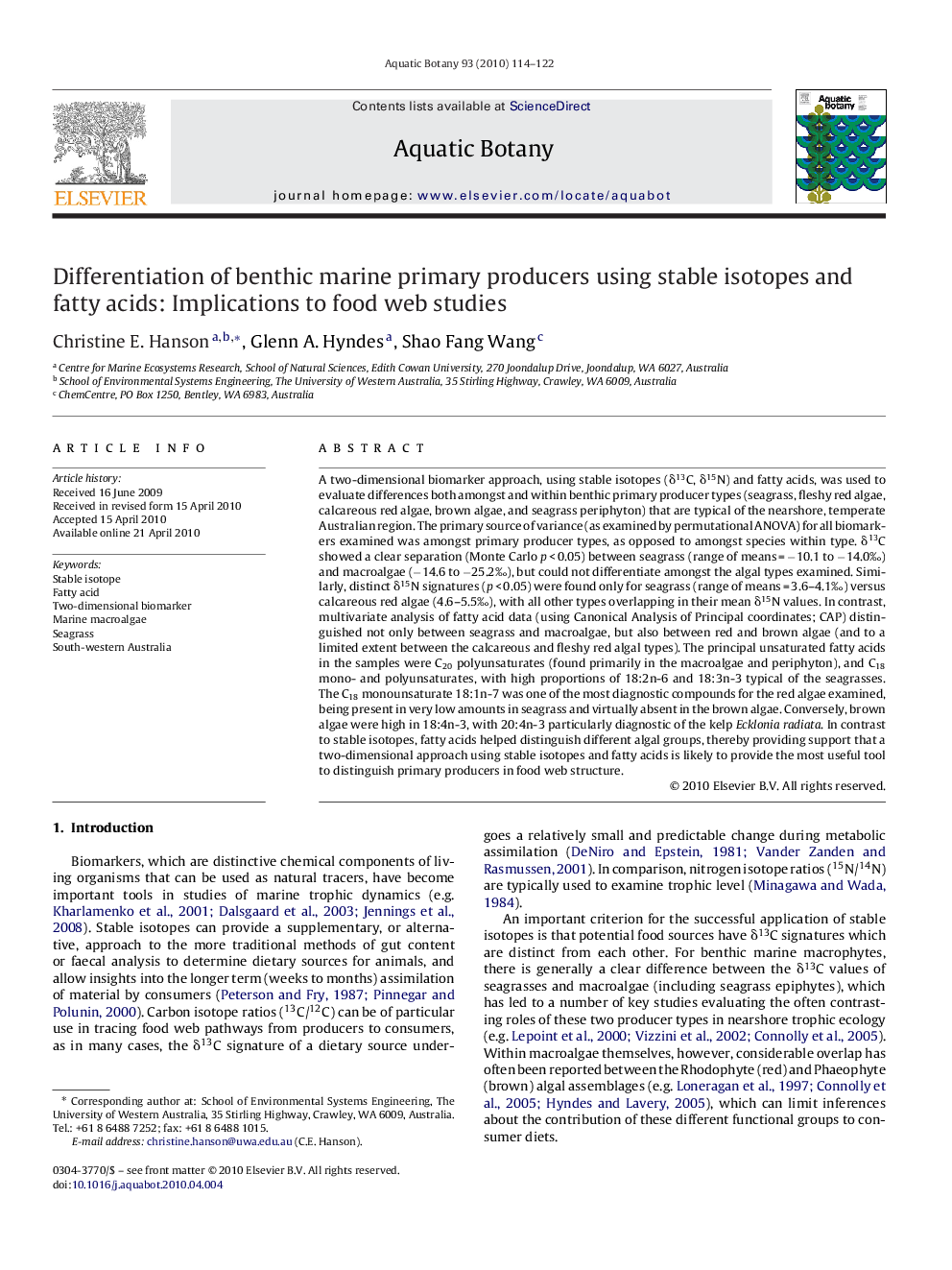 Differentiation of benthic marine primary producers using stable isotopes and fatty acids: Implications to food web studies