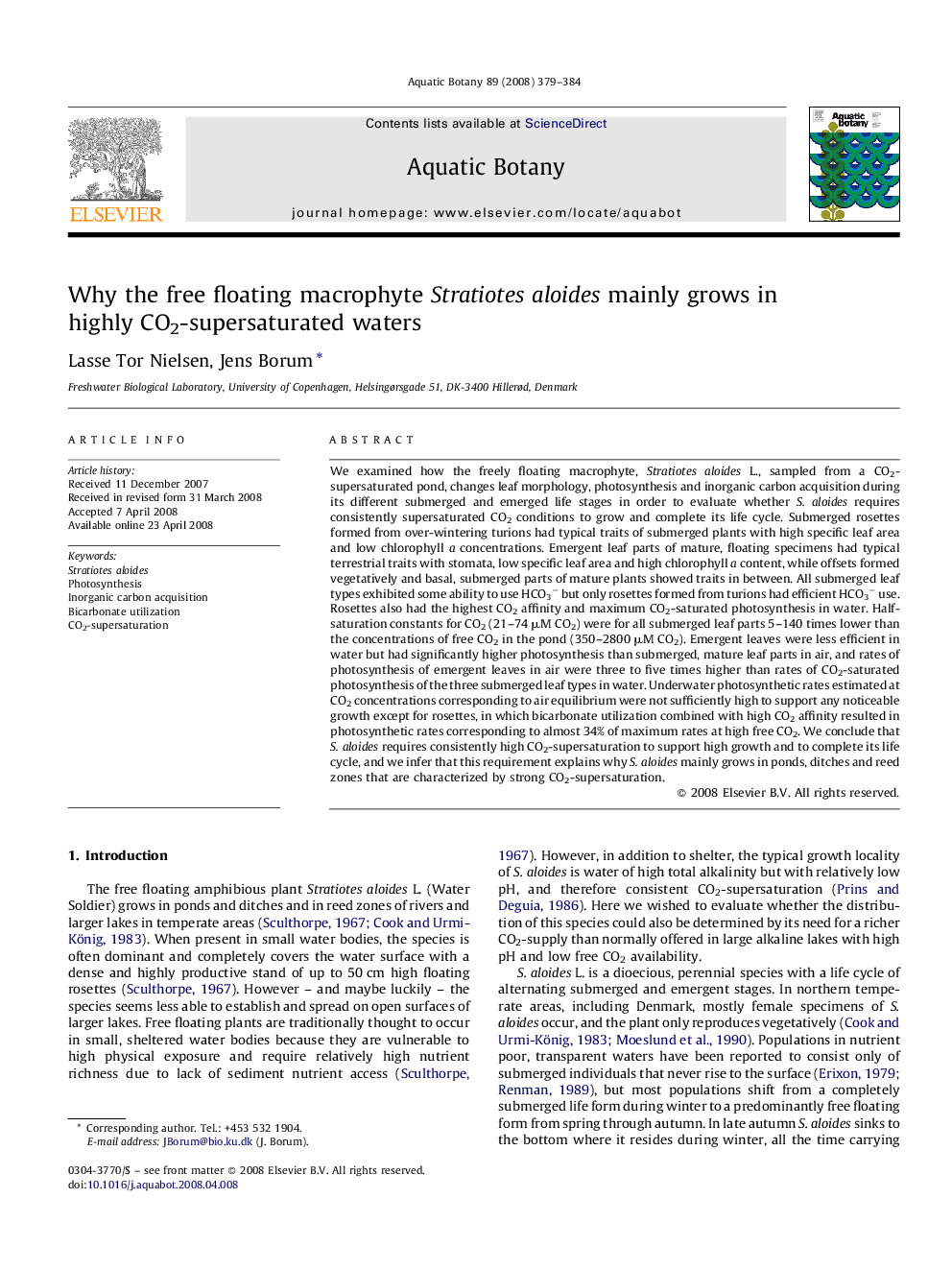 Why the free floating macrophyte Stratiotes aloides mainly grows in highly CO2-supersaturated waters