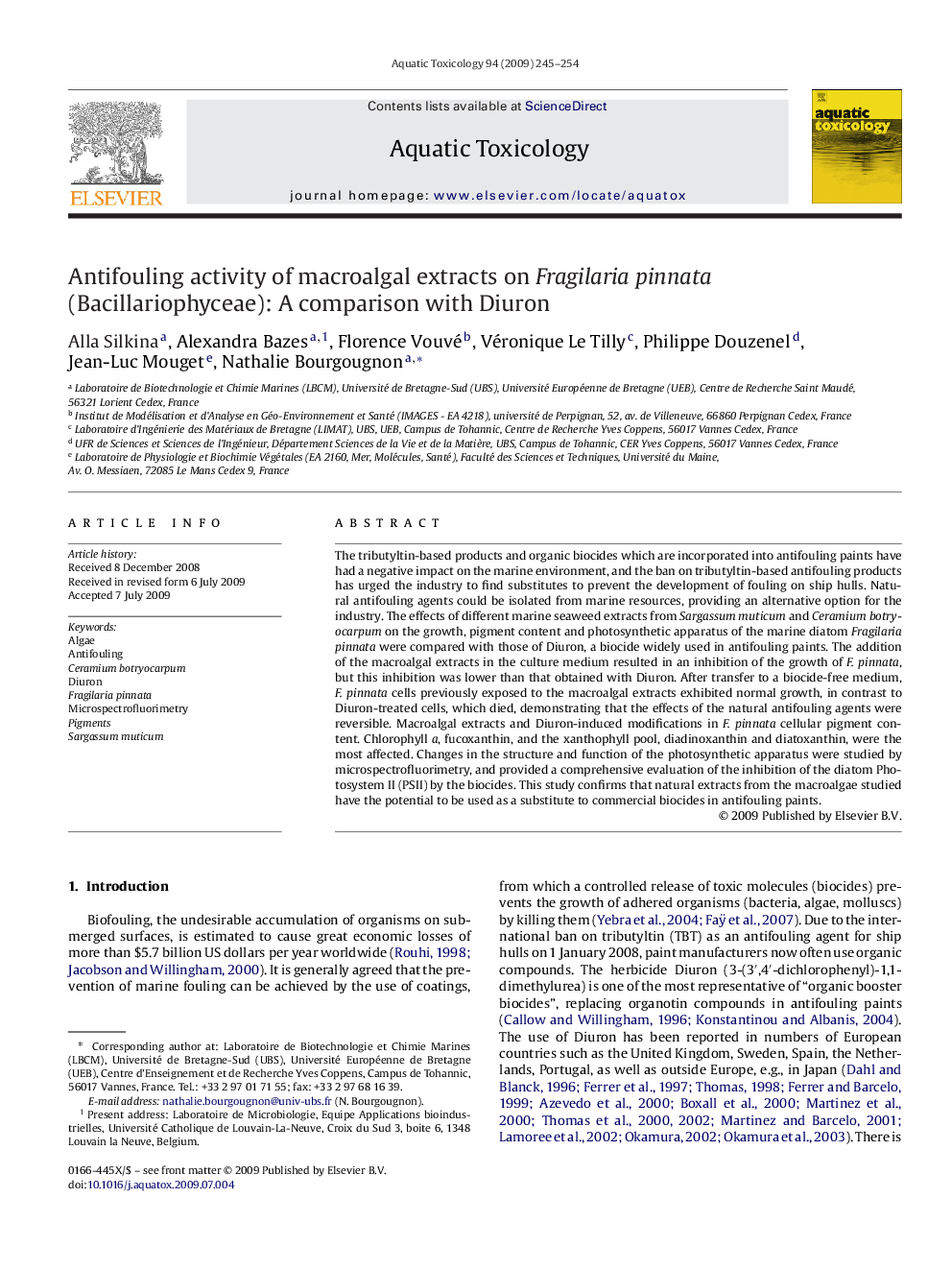 Antifouling activity of macroalgal extracts on Fragilaria pinnata (Bacillariophyceae): A comparison with Diuron