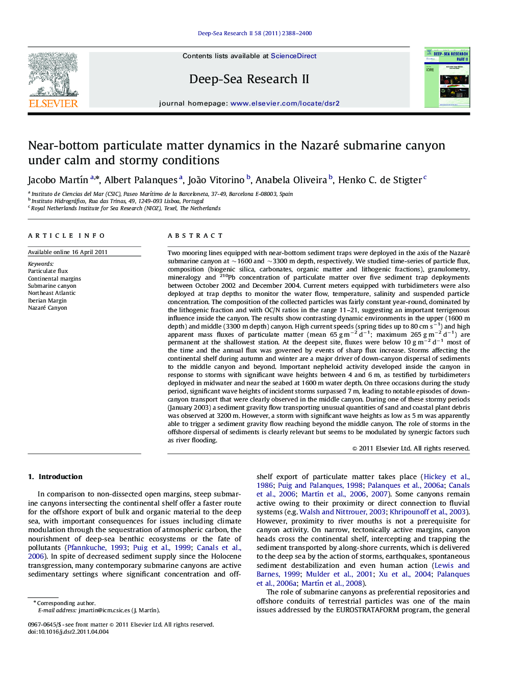 Near-bottom particulate matter dynamics in the Nazaré submarine canyon under calm and stormy conditions