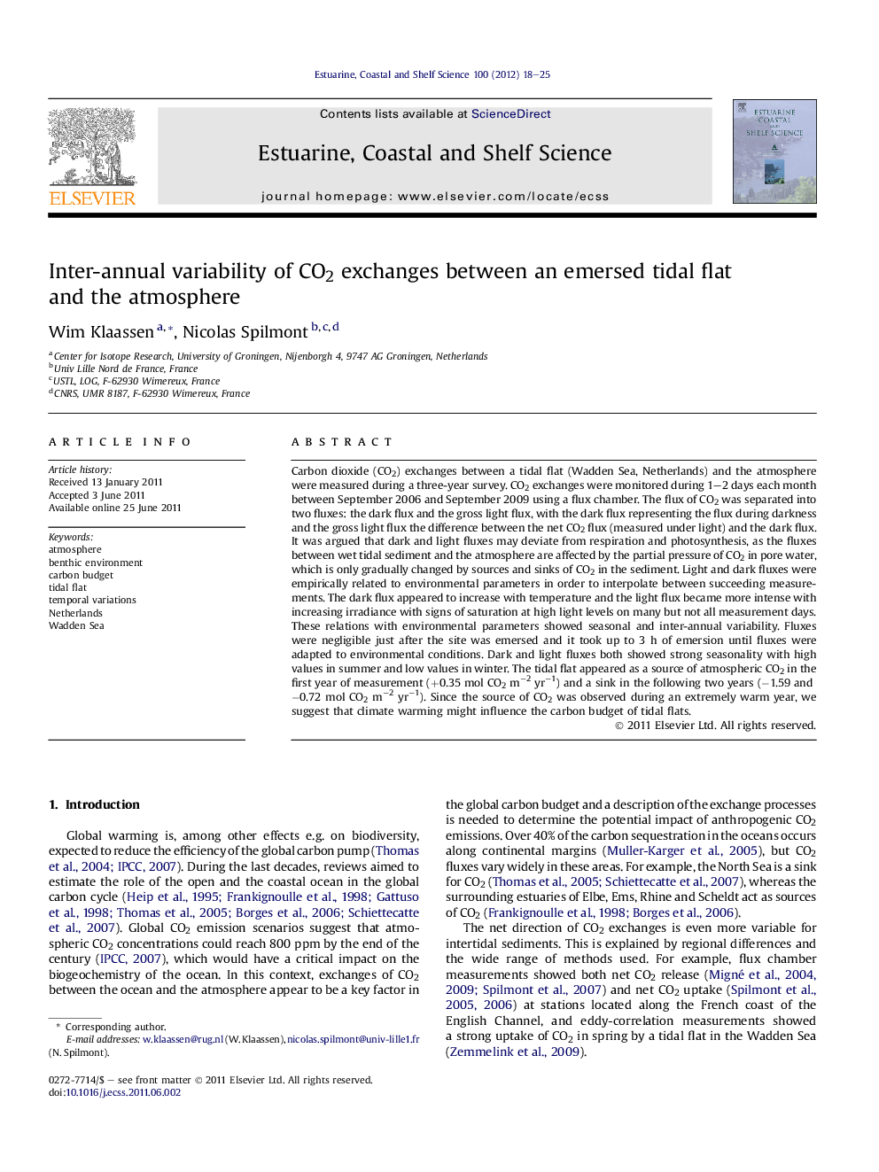 Inter-annual variability of CO2 exchanges between an emersed tidal flat and the atmosphere