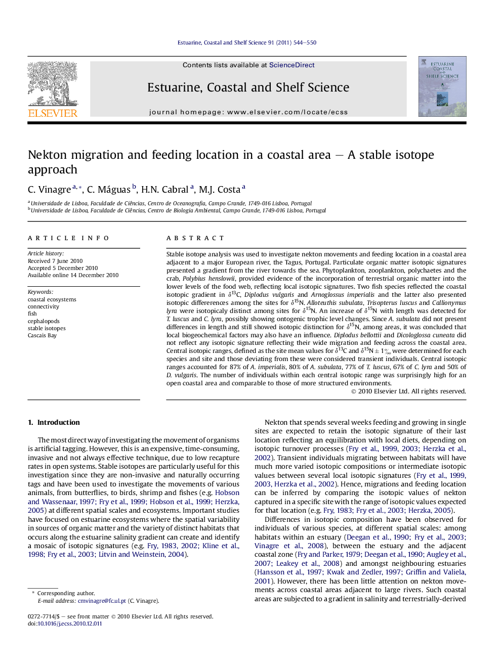 Nekton migration and feeding location in a coastal area – A stable isotope approach