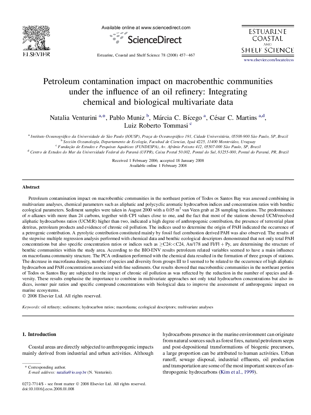 Petroleum contamination impact on macrobenthic communities under the influence of an oil refinery: Integrating chemical and biological multivariate data