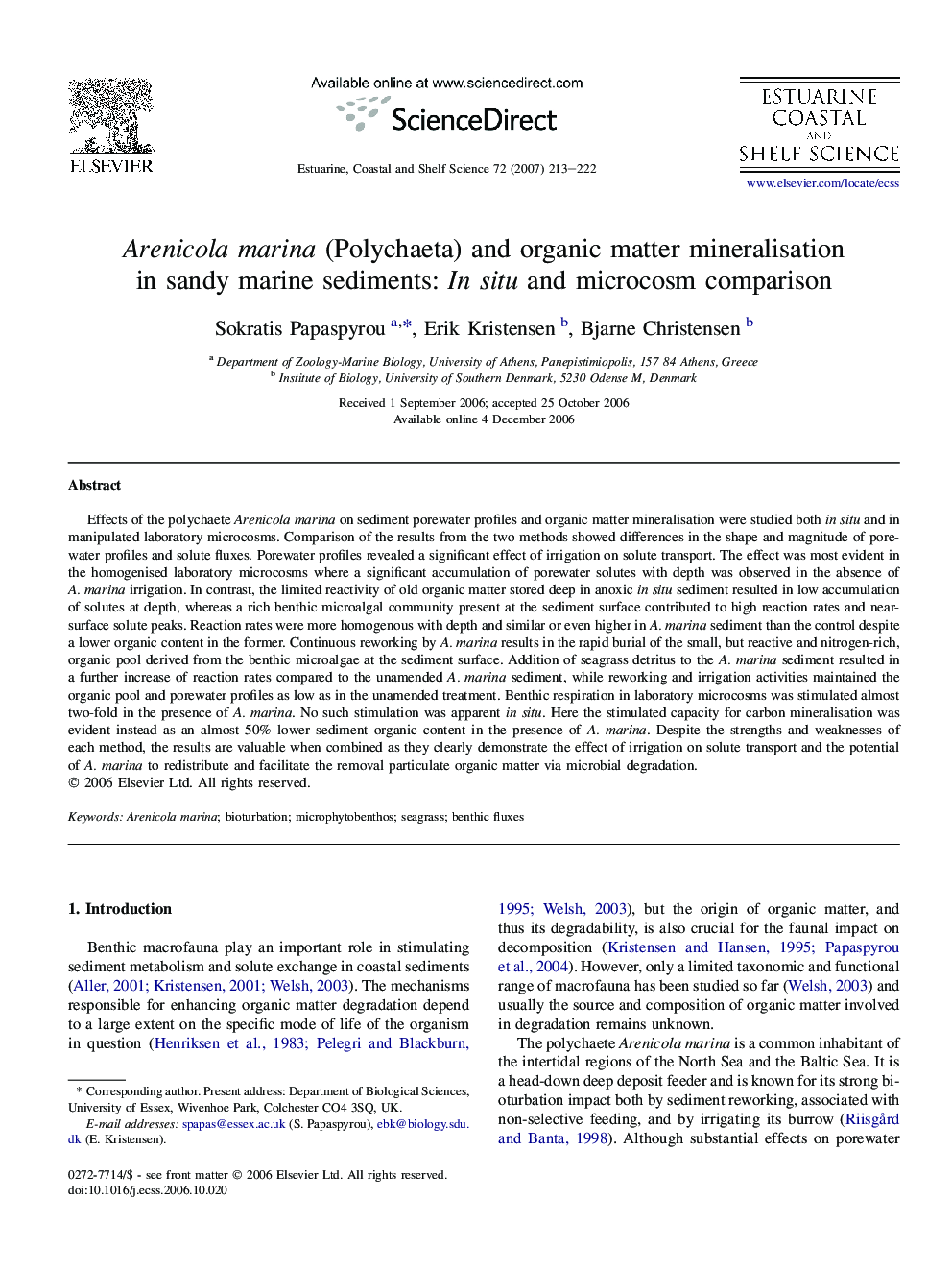 Arenicola marina (Polychaeta) and organic matter mineralisation in sandy marine sediments: In situ and microcosm comparison