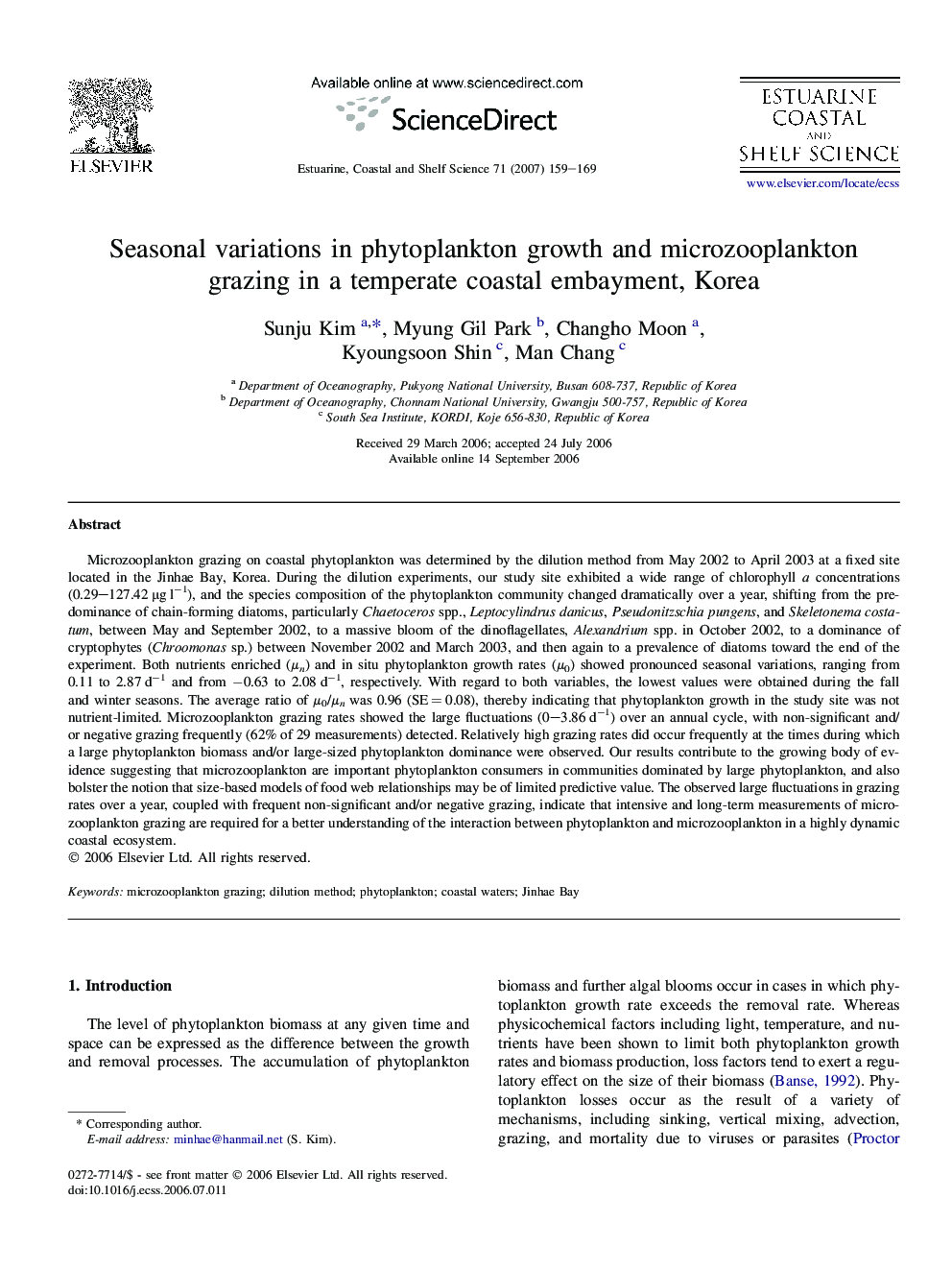 Seasonal variations in phytoplankton growth and microzooplankton grazing in a temperate coastal embayment, Korea