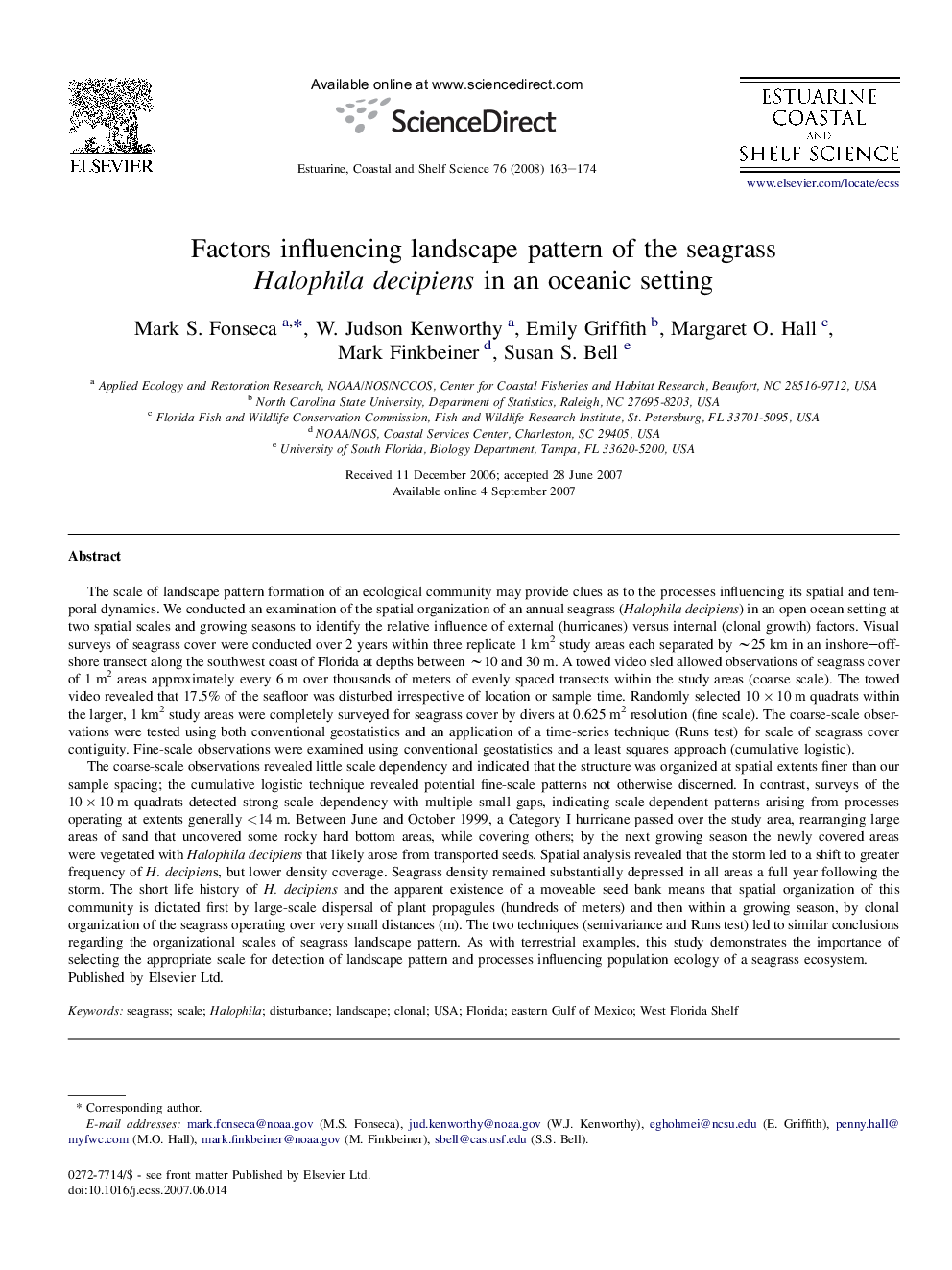 Factors influencing landscape pattern of the seagrass Halophila decipiens in an oceanic setting