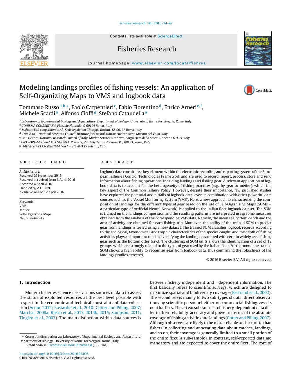 Modeling landings profiles of fishing vessels: An application of Self-Organizing Maps to VMS and logbook data