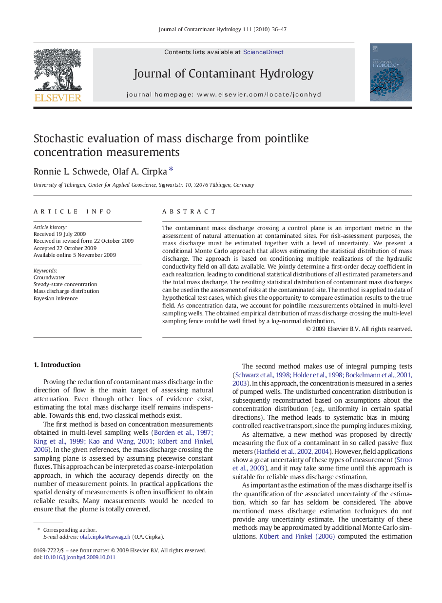 Stochastic evaluation of mass discharge from pointlike concentration measurements