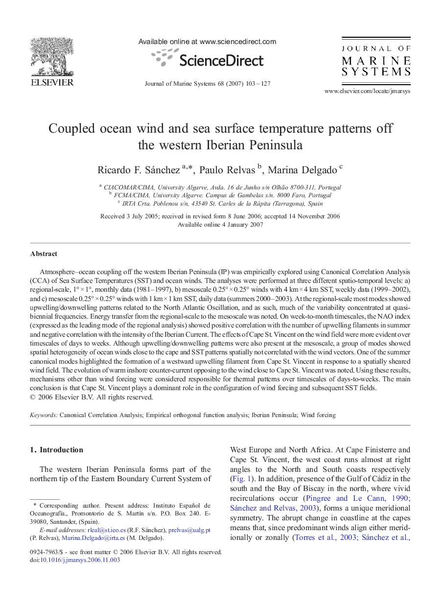 Coupled ocean wind and sea surface temperature patterns off the western Iberian Peninsula