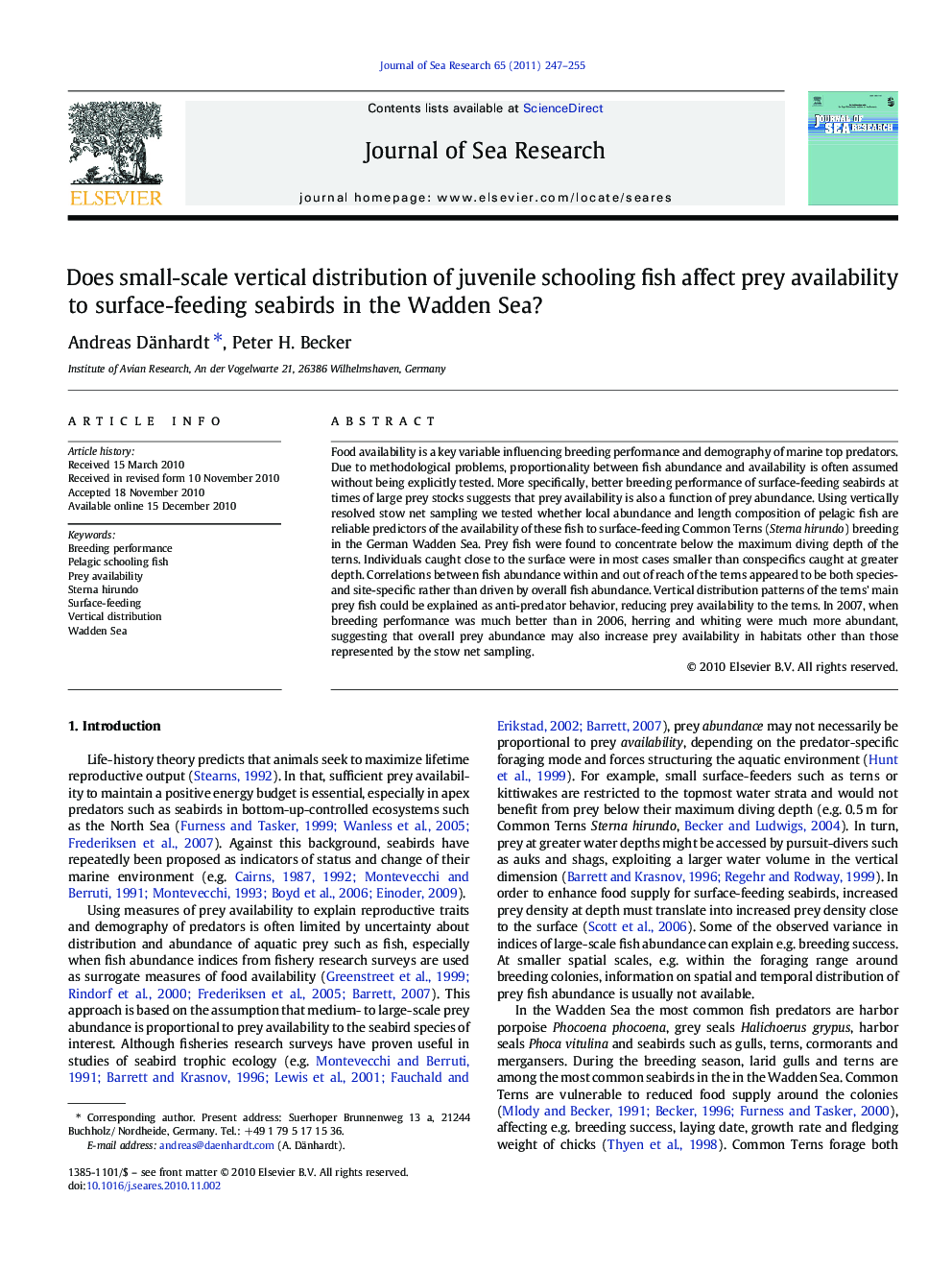 Does small-scale vertical distribution of juvenile schooling fish affect prey availability to surface-feeding seabirds in the Wadden Sea?