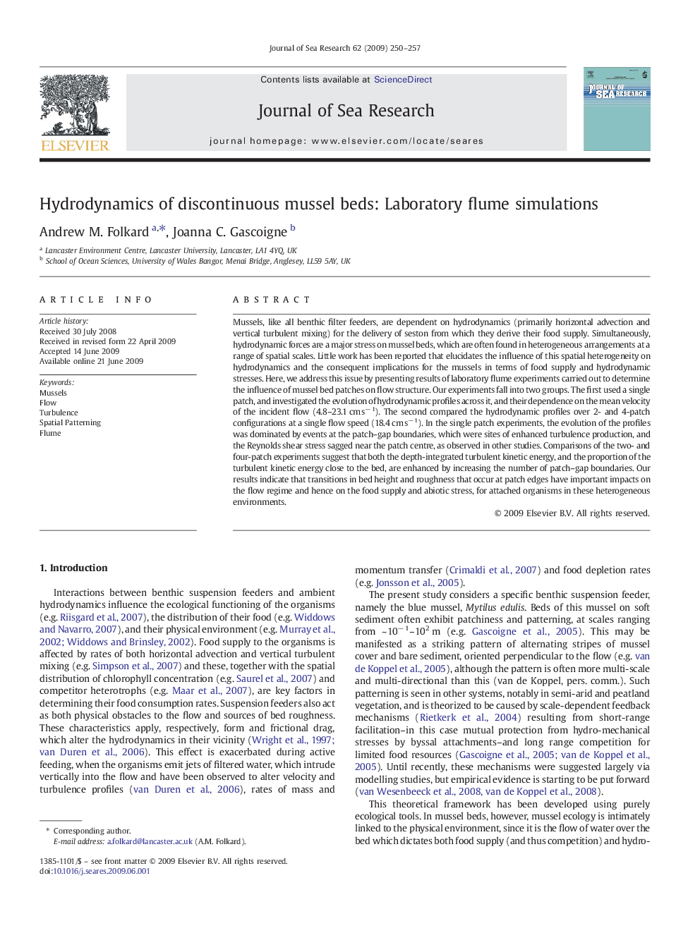 Hydrodynamics of discontinuous mussel beds: Laboratory flume simulations