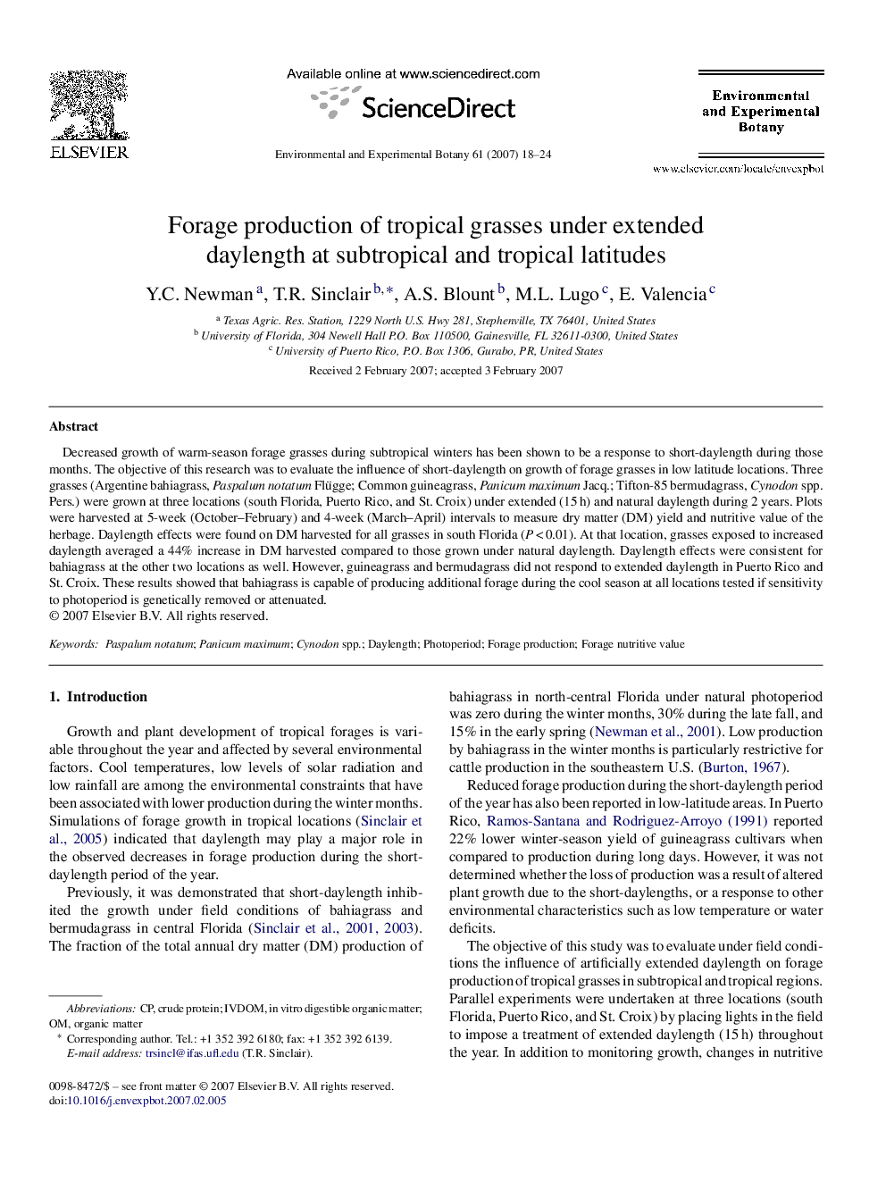 Forage production of tropical grasses under extended daylength at subtropical and tropical latitudes