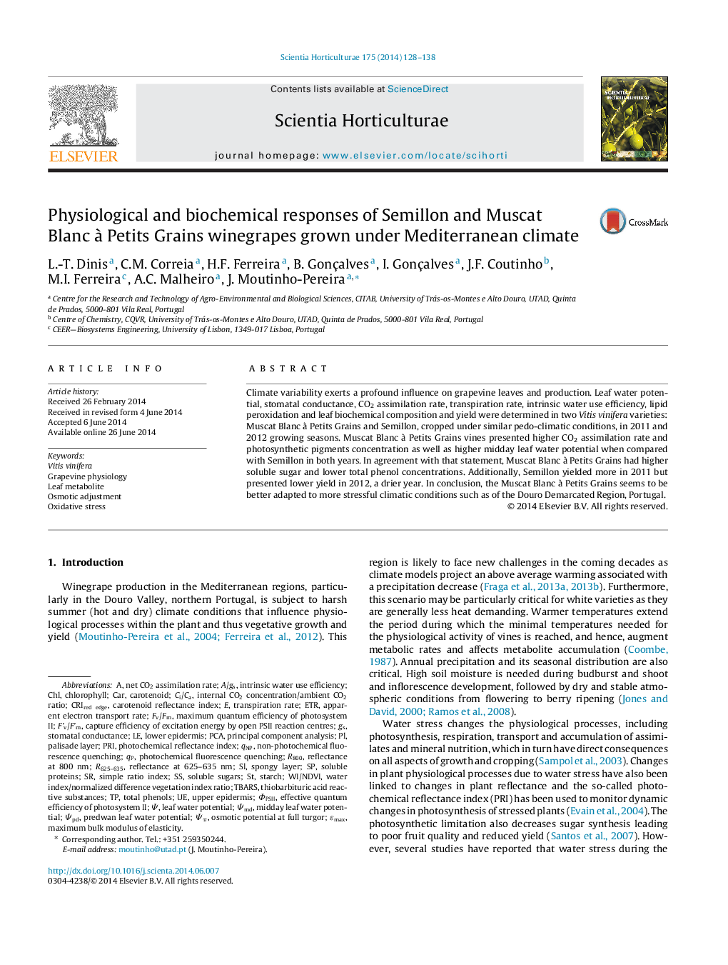 Physiological and biochemical responses of Semillon and Muscat Blanc à Petits Grains winegrapes grown under Mediterranean climate