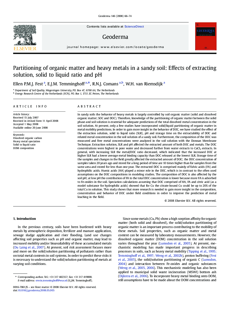 Partitioning of organic matter and heavy metals in a sandy soil: Effects of extracting solution, solid to liquid ratio and pH