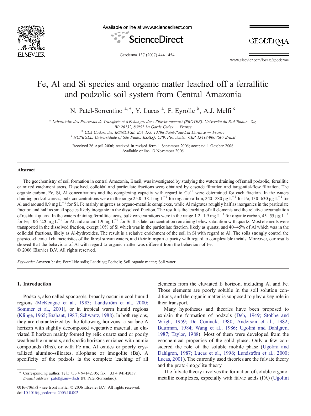 Fe, Al and Si species and organic matter leached off a ferrallitic and podzolic soil system from Central Amazonia