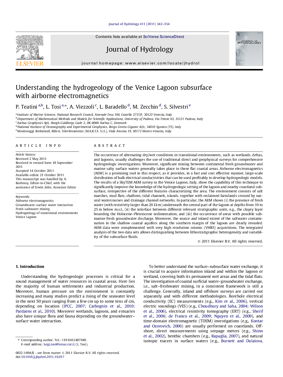 Understanding the hydrogeology of the Venice Lagoon subsurface with airborne electromagnetics