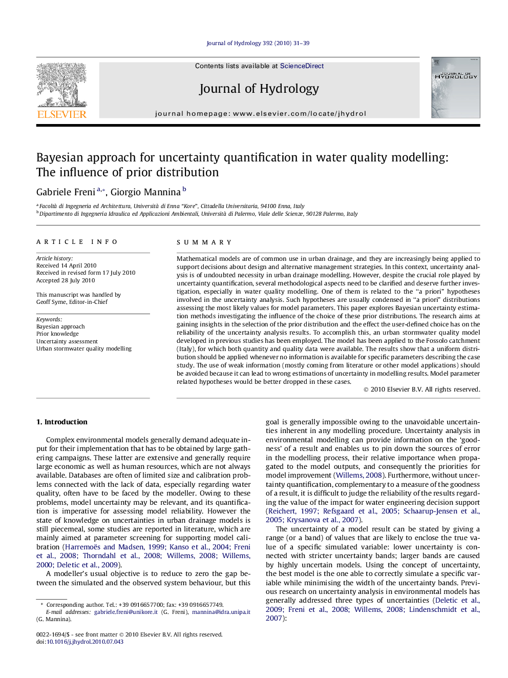 Bayesian approach for uncertainty quantification in water quality modelling: The influence of prior distribution