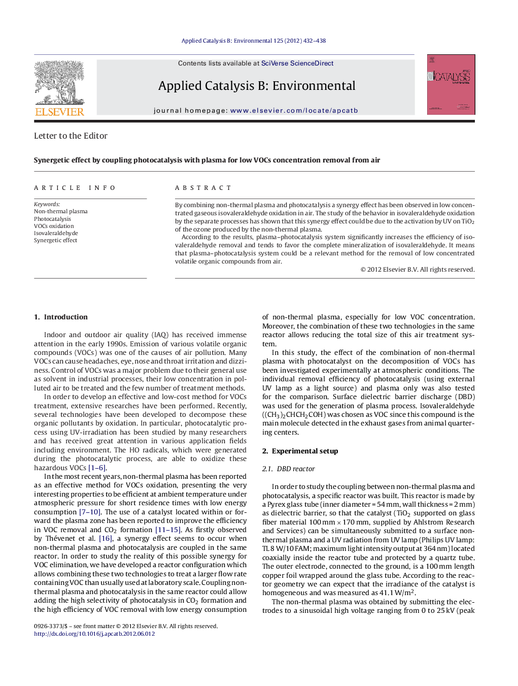 Synergetic effect by coupling photocatalysis with plasma for low VOCs concentration removal from air