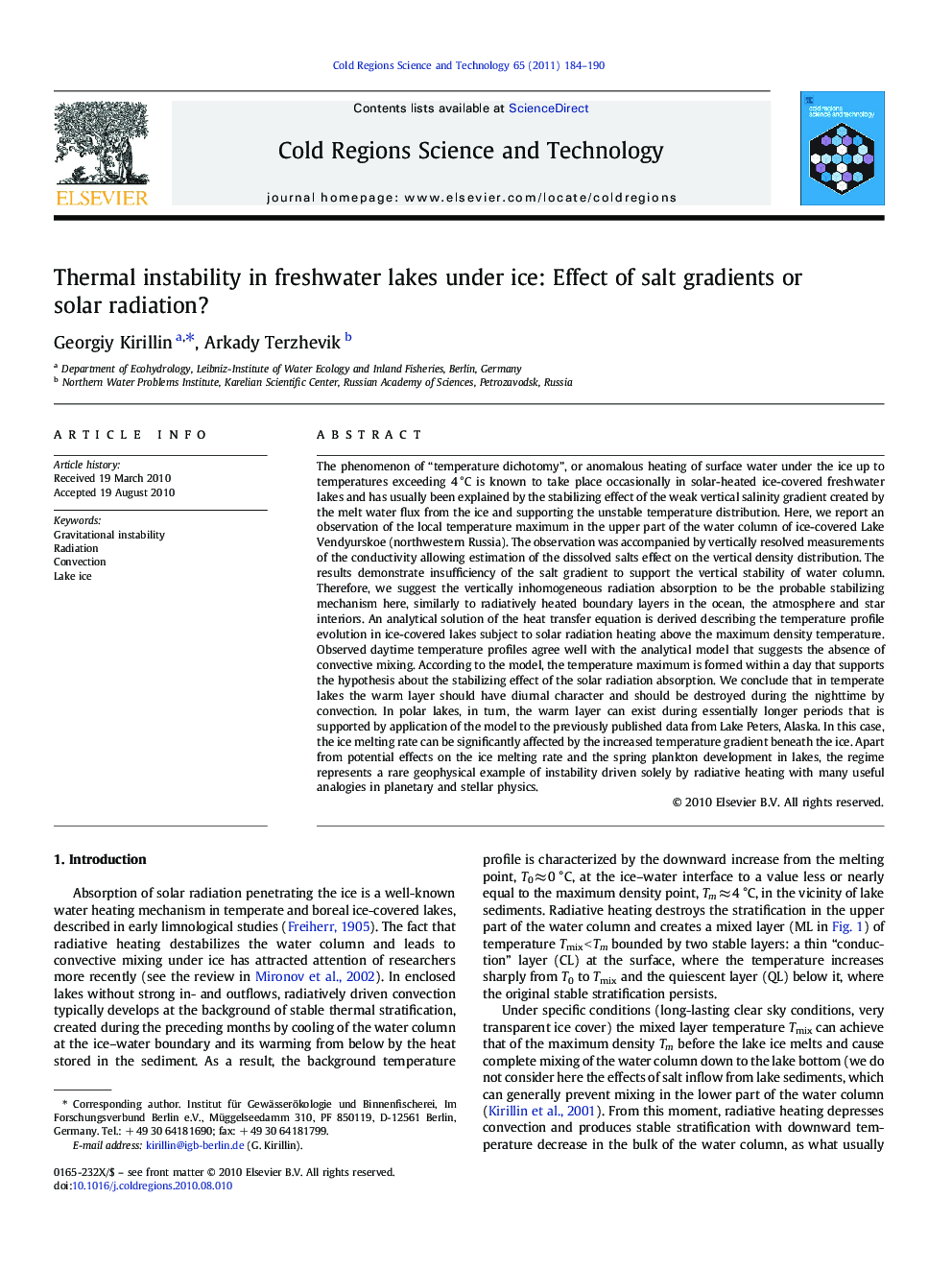 Thermal instability in freshwater lakes under ice: Effect of salt gradients or solar radiation?