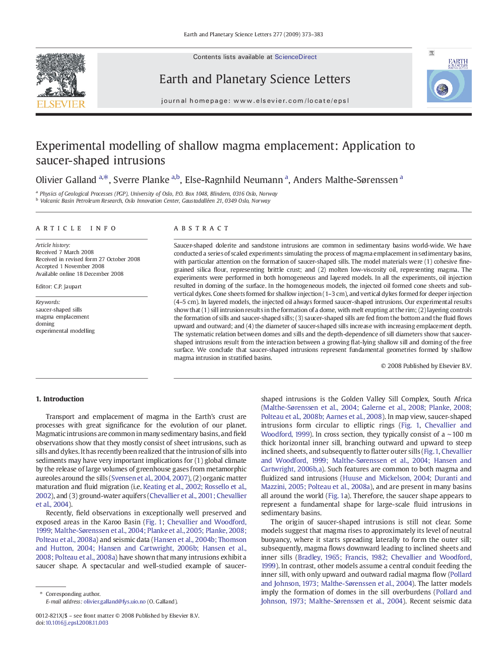 Experimental modelling of shallow magma emplacement: Application to saucer-shaped intrusions