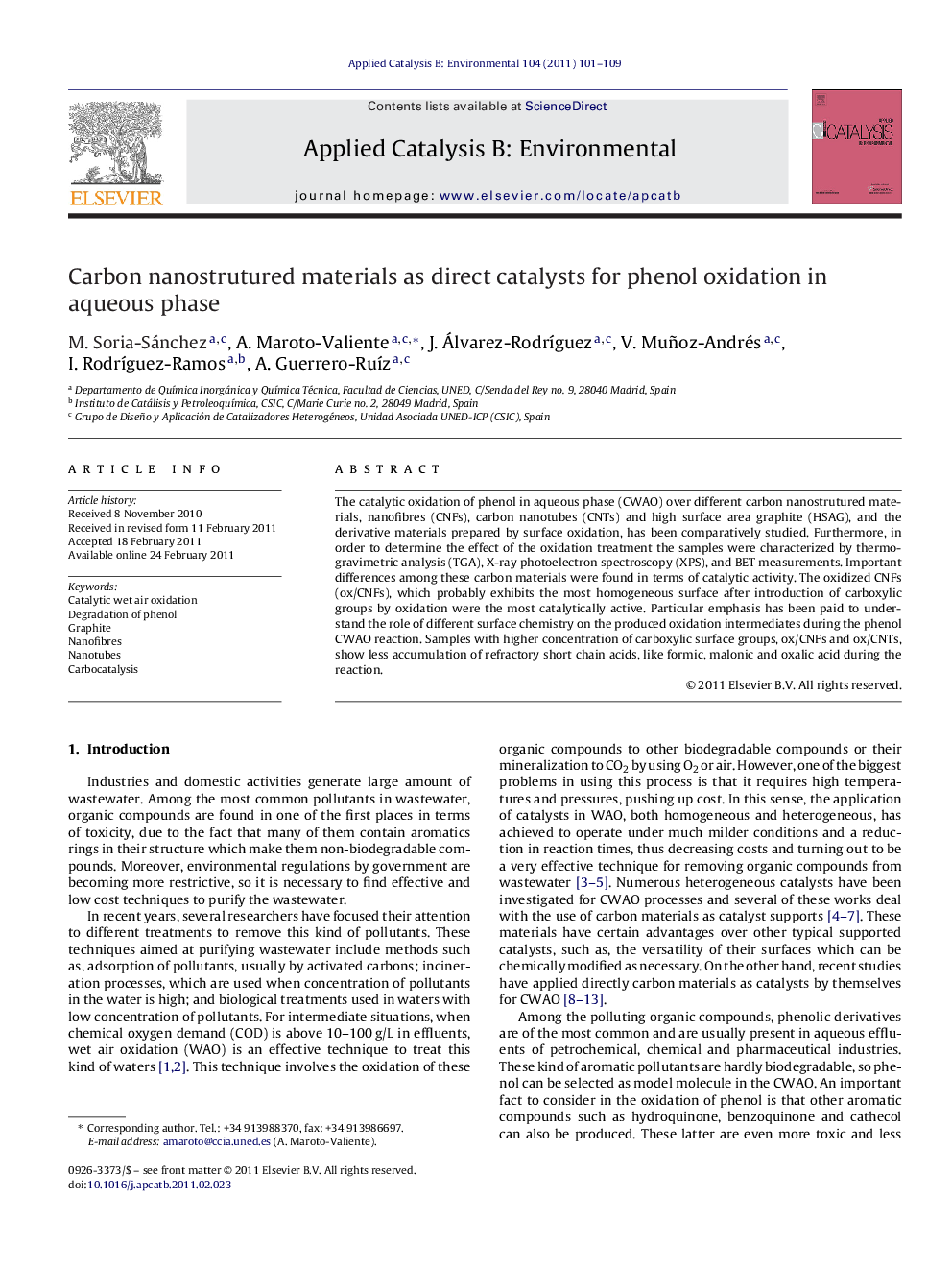 Carbon nanostrutured materials as direct catalysts for phenol oxidation in aqueous phase