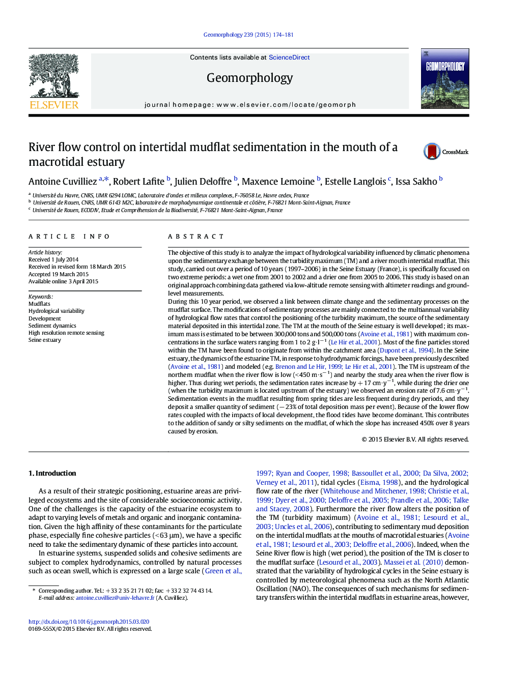 River flow control on intertidal mudflat sedimentation in the mouth of a macrotidal estuary