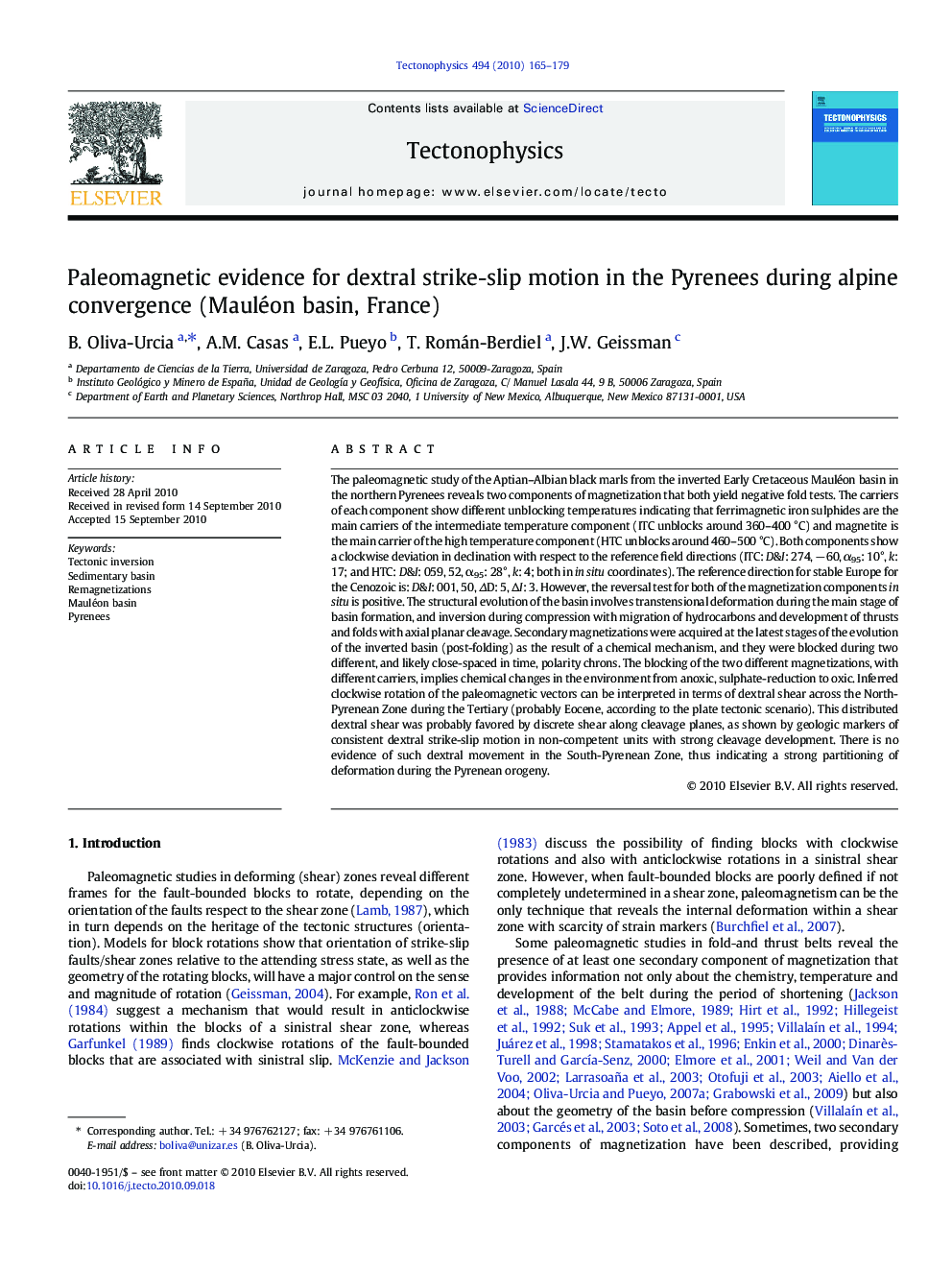 Paleomagnetic evidence for dextral strike-slip motion in the Pyrenees during alpine convergence (Mauléon basin, France)