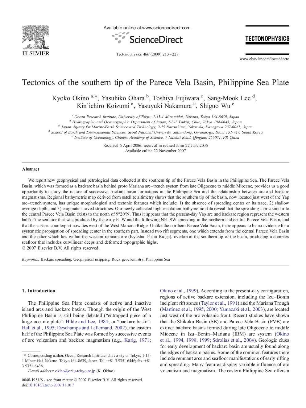 Tectonics of the southern tip of the Parece Vela Basin, Philippine Sea Plate