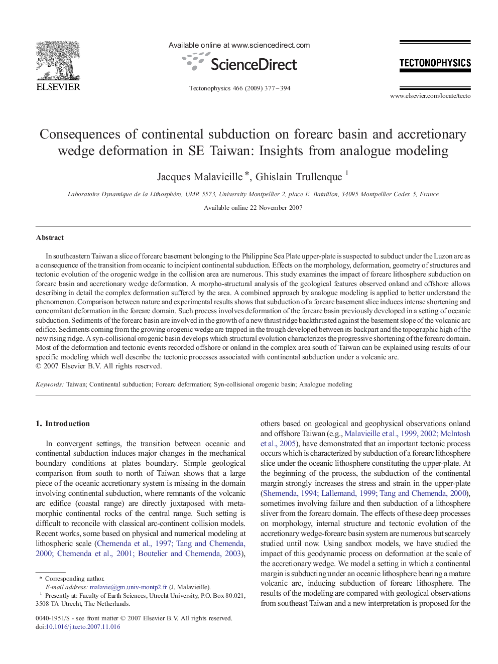 Consequences of continental subduction on forearc basin and accretionary wedge deformation in SE Taiwan: Insights from analogue modeling