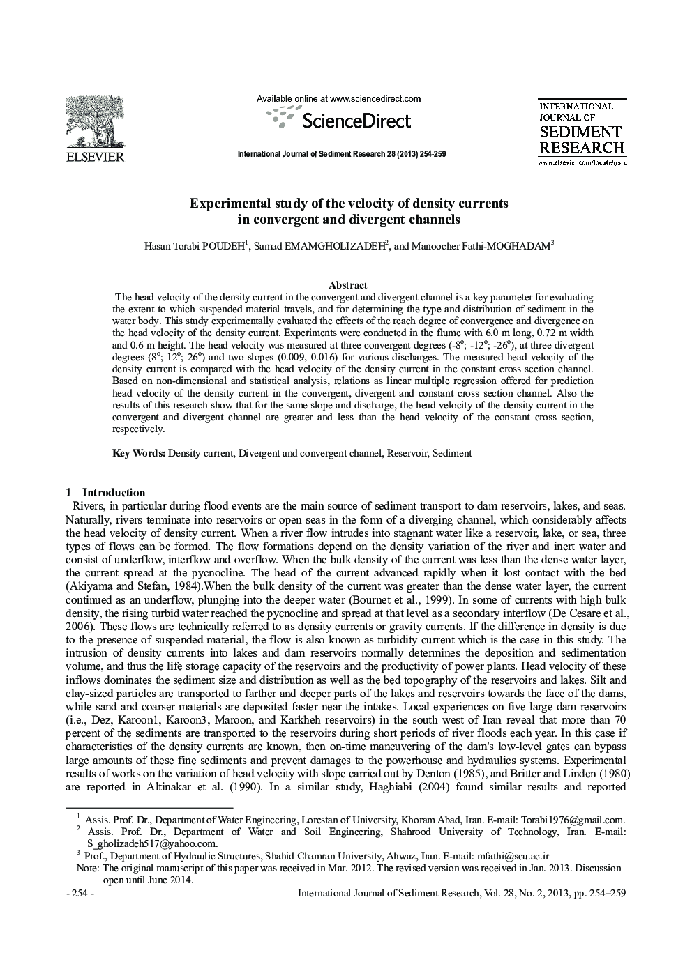 Experimental study of the velocity of density currents in convergent and divergent channels 