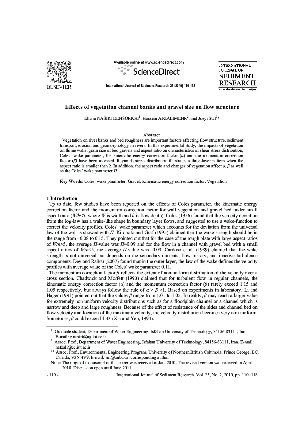 Effects of vegetation channel banks and gravel size on flow structure 