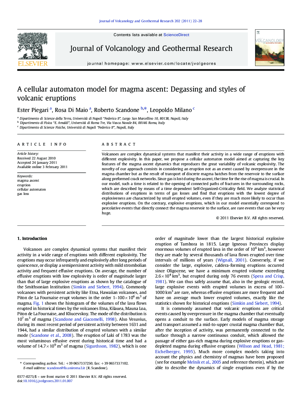 A cellular automaton model for magma ascent: Degassing and styles of volcanic eruptions