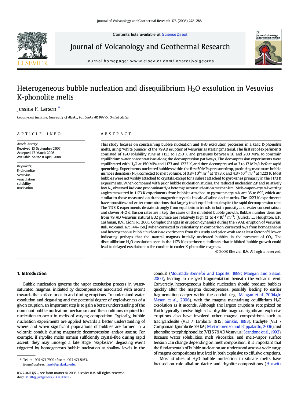 Heterogeneous bubble nucleation and disequilibrium H2O exsolution in Vesuvius K-phonolite melts