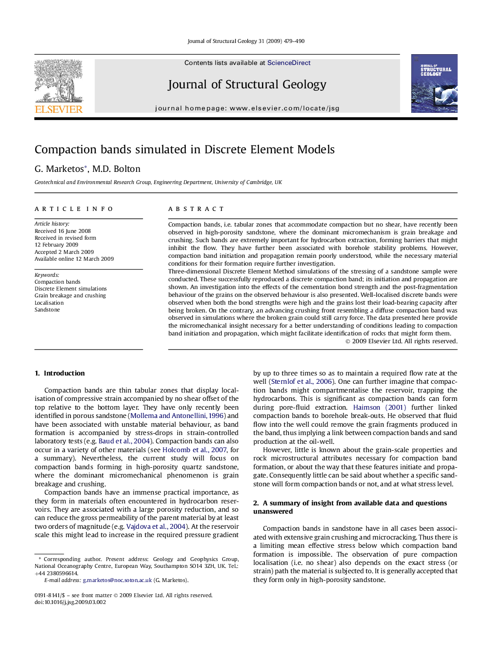 Compaction bands simulated in Discrete Element Models