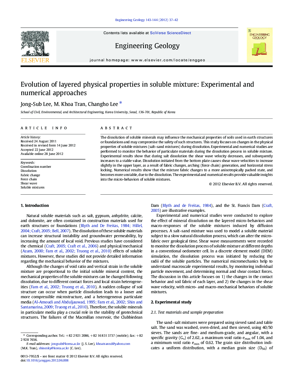 Evolution of layered physical properties in soluble mixture: Experimental and numerical approaches