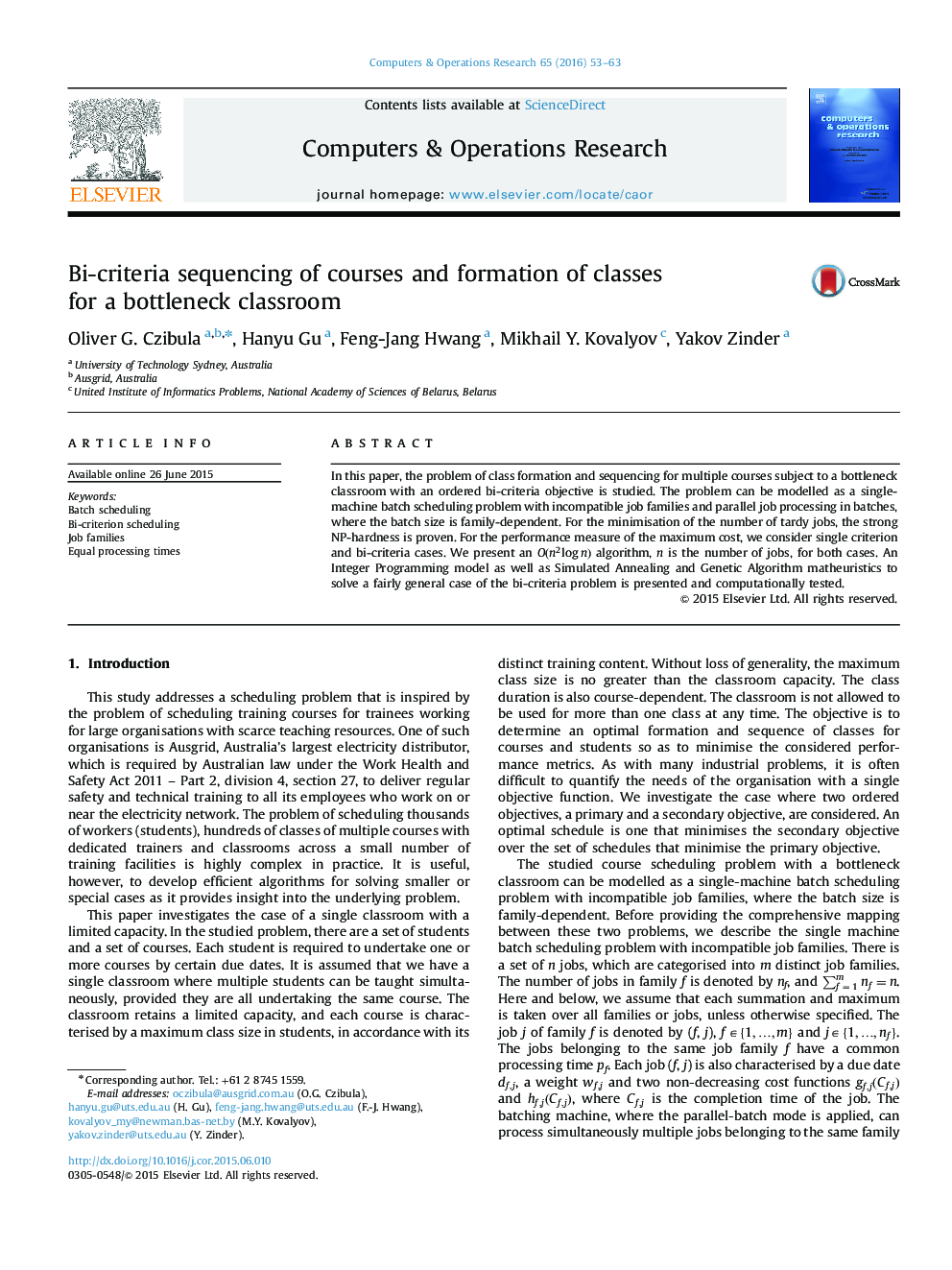 Bi-criteria sequencing of courses and formation of classes for a bottleneck classroom