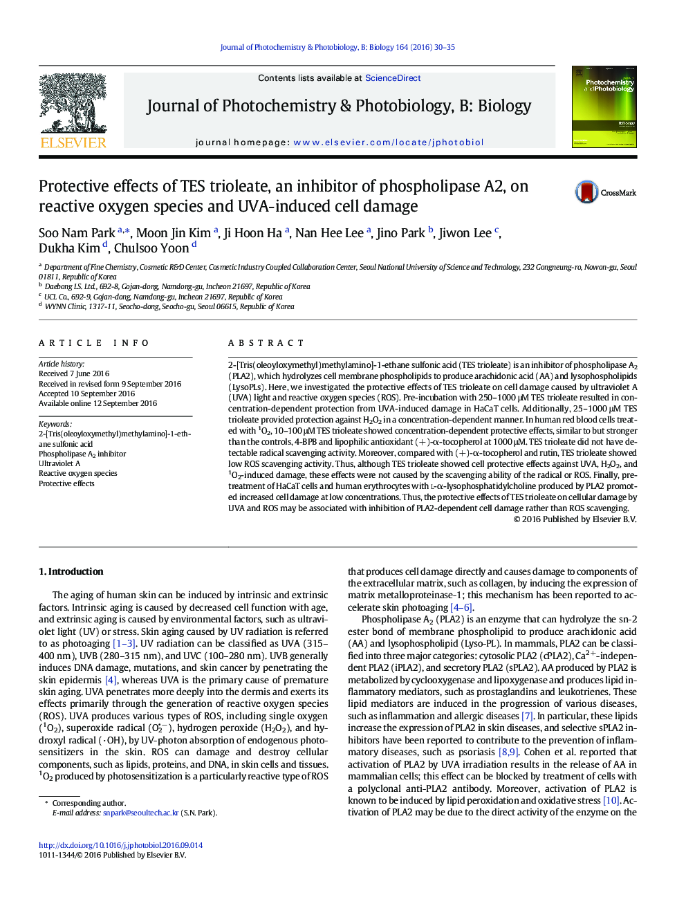 Protective effects of TES trioleate, an inhibitor of phospholipase A2, on reactive oxygen species and UVA-induced cell damage