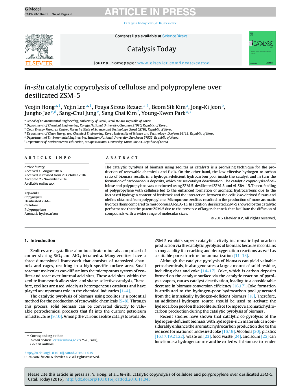 In-situ catalytic copyrolysis of cellulose and polypropylene over desilicated ZSM-5