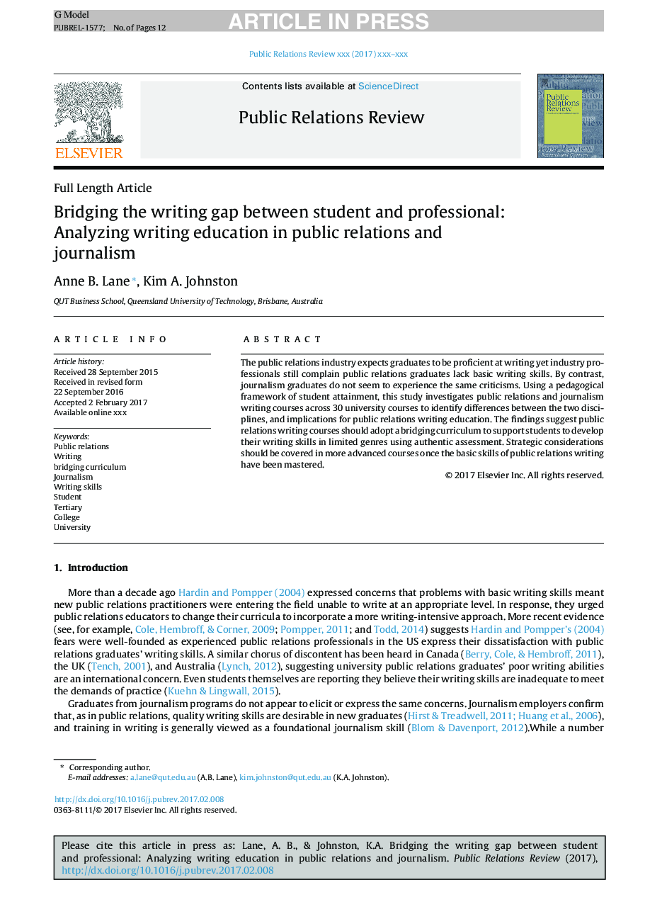 پرکردن شکاف نوشتاری بین دانش آموز و حرفه ای: تجزیه و تحلیل آموزش نوشتن در روابط عمومی و روزنامه نگاری 